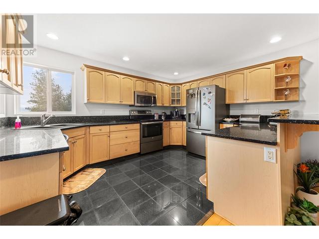 2850 Evergreen Drive, House detached with 3 bedrooms, 3 bathrooms and 2 parking in Penticton BC | Image 10