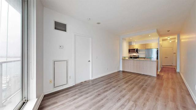2205 - 8 York St, Condo with 1 bedrooms, 1 bathrooms and 0 parking in Toronto ON | Image 8