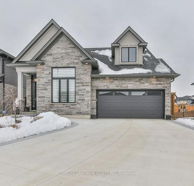 600 Hawthorne Pl, House detached with 2 bedrooms, 3 bathrooms and 6 parking in Woodstock ON | Image 1