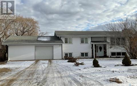 621 Mccall Street, House detached with 5 bedrooms, 3 bathrooms and null parking in Oxbow SK | Card Image
