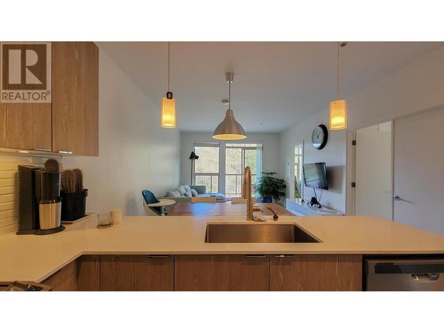 406 - 1150 Bailey Street, Condo with 3 bedrooms, 2 bathrooms and 2 parking in Squamish BC | Image 2
