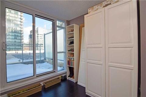 1102 - 15 Iceboat Terr, Condo with 1 bedrooms, 1 bathrooms and 1 parking in Toronto ON | Image 4
