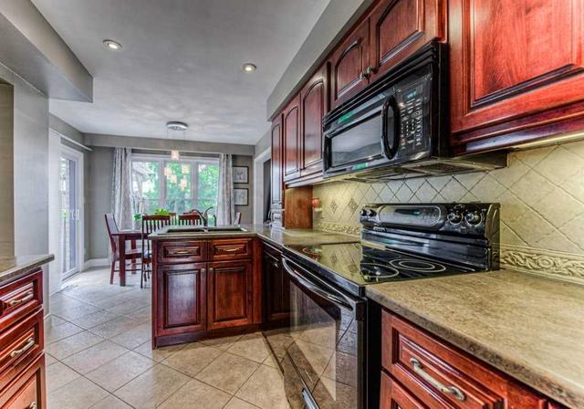 54 Garden Cres, House detached with 3 bedrooms, 3 bathrooms and 8 parking in Brant ON | Image 3