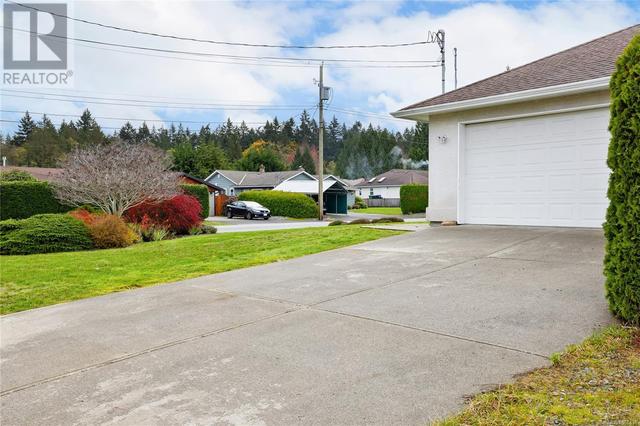 822 Redonda Pl, House detached with 3 bedrooms, 2 bathrooms and 2 parking in Qualicum Beach BC | Image 28