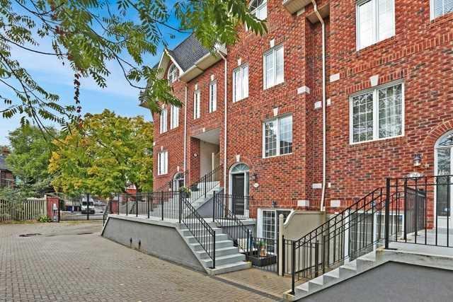 Th24 - 36 Rusholme Park Cres, Townhouse with 2 bedrooms, 2 bathrooms and 1 parking in Toronto ON | Image 1