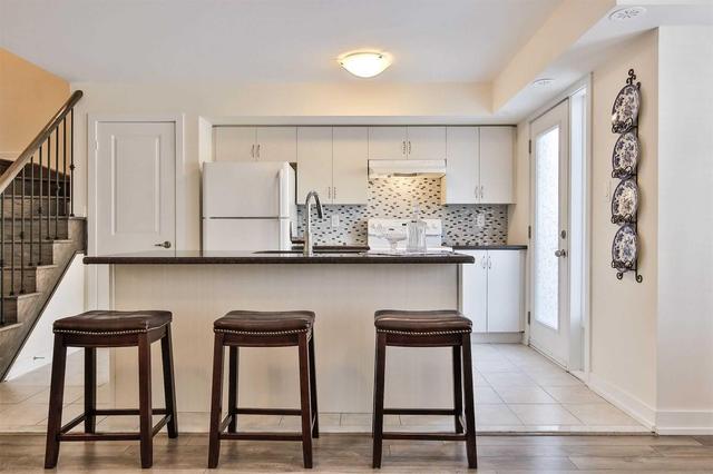 90 - 100 Parrotta Dr, Townhouse with 2 bedrooms, 2 bathrooms and 1 parking in Toronto ON | Image 8