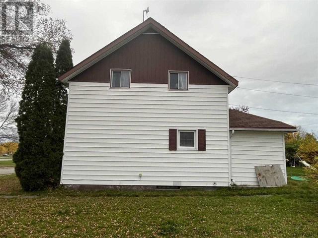 107 Picadilly Circ, House detached with 4 bedrooms, 3 bathrooms and 3 parking in Iroquois Falls ON | Image 12