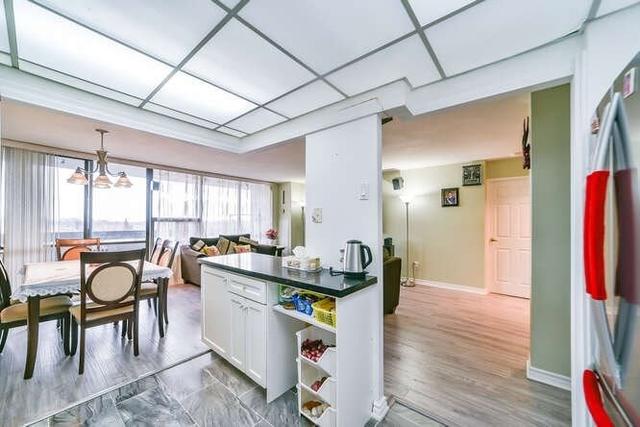 710 - 11 Wincott Dr, Condo with 3 bedrooms, 2 bathrooms and 1 parking in Toronto ON | Image 16