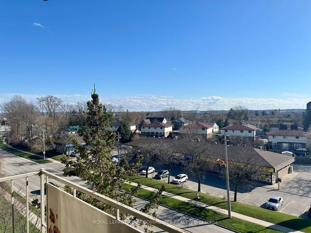 503 - 283 Fairway Rd N, Condo with 3 bedrooms, 1 bathrooms and 1 parking in Kitchener ON | Image 2