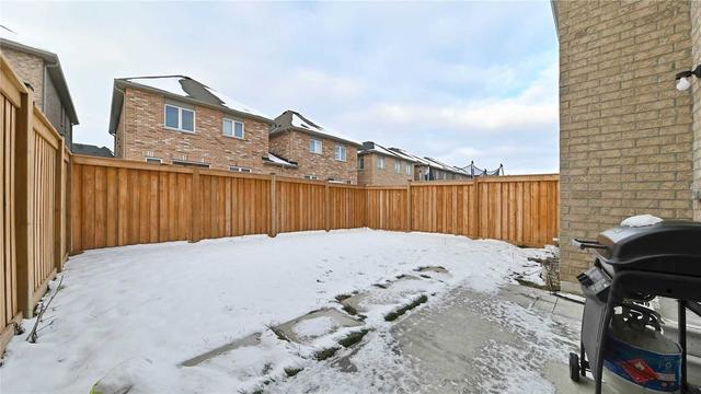 16 Thornapple St, House semidetached with 4 bedrooms, 4 bathrooms and 2 parking in Brampton ON | Image 30