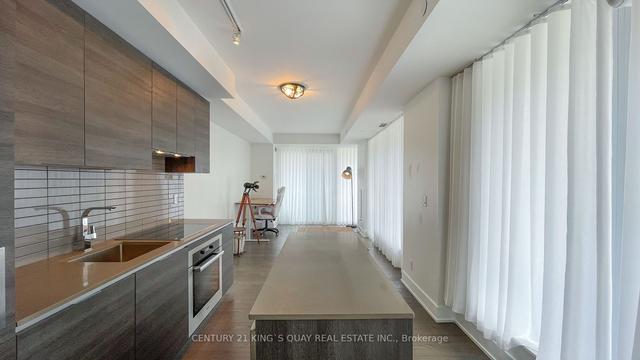 1705 - 200 Bloor St W, Condo with 1 bedrooms, 2 bathrooms and 1 parking in Toronto ON | Image 2