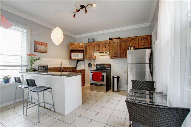 69 Margaret St, House detached with 6 bedrooms, 2 bathrooms and 2 parking in Hamilton ON | Image 3