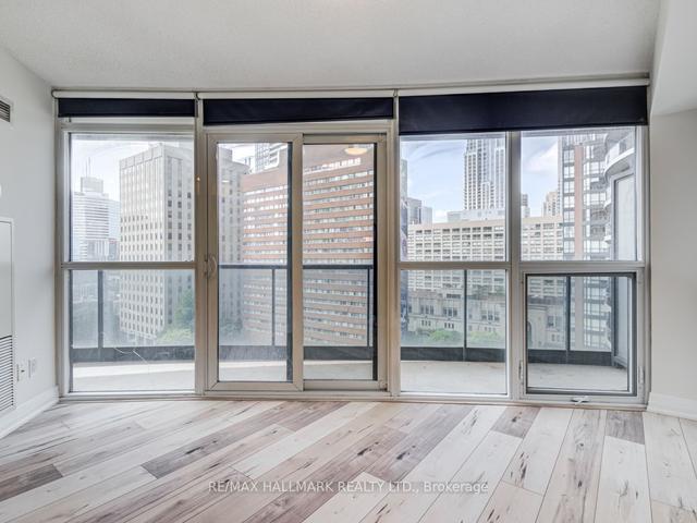 1104 - 25 Carlton St, Condo with 2 bedrooms, 2 bathrooms and 1 parking in Toronto ON | Image 8