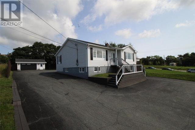 998 Topsail Road, House other with 5 bedrooms, 2 bathrooms and null parking in Mount Pearl NL | Image 32