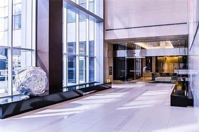 2308 - 386 Yonge St, Condo with 2 bedrooms, 2 bathrooms and 1 parking in Toronto ON | Image 10