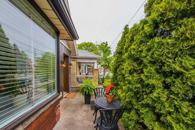 165 O'connor Dr, House detached with 2 bedrooms, 2 bathrooms and 1 parking in Toronto ON | Image 25