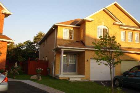 1180 Prestonwood Cres, House semidetached with 3 bedrooms, 3 bathrooms and 1 parking in Mississauga ON | Image 1
