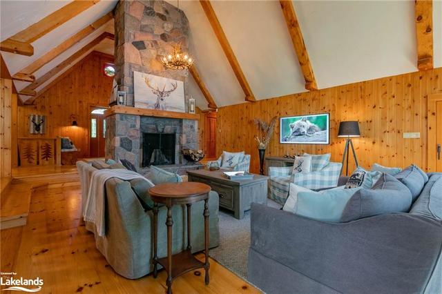 1030 Thompson Lane, House detached with 6 bedrooms, 3 bathrooms and 8 parking in Lake of Bays ON | Image 9