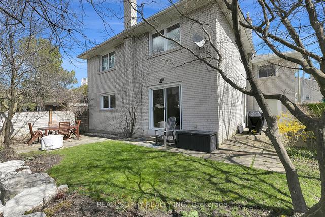 48 Shamokin Dr, House detached with 4 bedrooms, 3 bathrooms and 4 parking in Toronto ON | Image 20