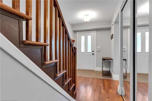 492 Grandtrunk Avenue, House semidetached with 3 bedrooms, 2 bathrooms and 4 parking in Kingston ON | Image 5
