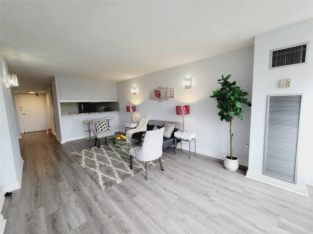 710 - 10 Martha Eaton Way, Condo with 2 bedrooms, 2 bathrooms and 1 parking in Toronto ON | Image 16