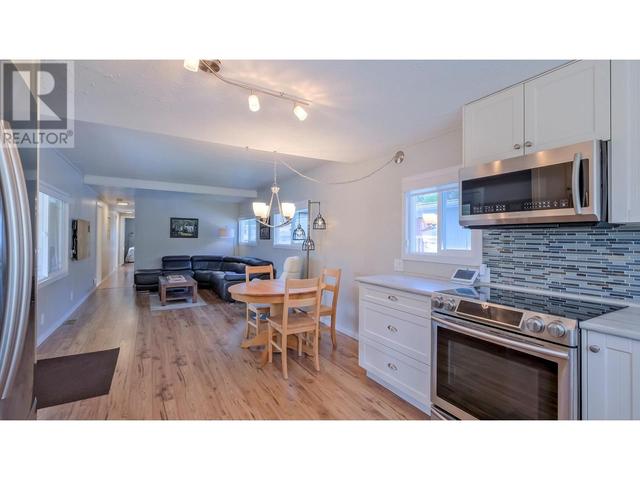 8 - 6711 97 Highway S, House other with 3 bedrooms, 1 bathrooms and null parking in Peachland BC | Image 7