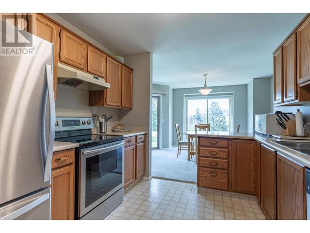 2220 Golf Course Drive, House attached with 2 bedrooms, 2 bathrooms and 2 parking in West Kelowna BC | Image 8