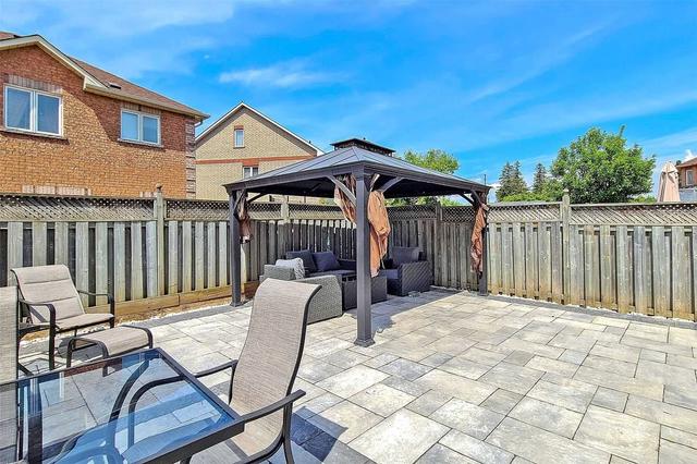 208 Featherstone Ave, House detached with 5 bedrooms, 5 bathrooms and 5 parking in Markham ON | Image 35