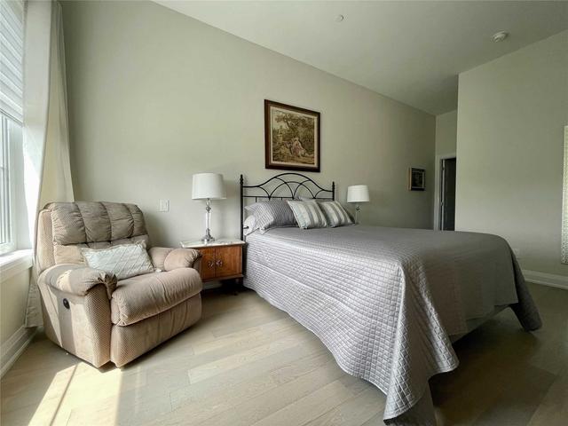405 - 7 Bond Cres, Condo with 2 bedrooms, 2 bathrooms and 1 parking in Richmond Hill ON | Image 11