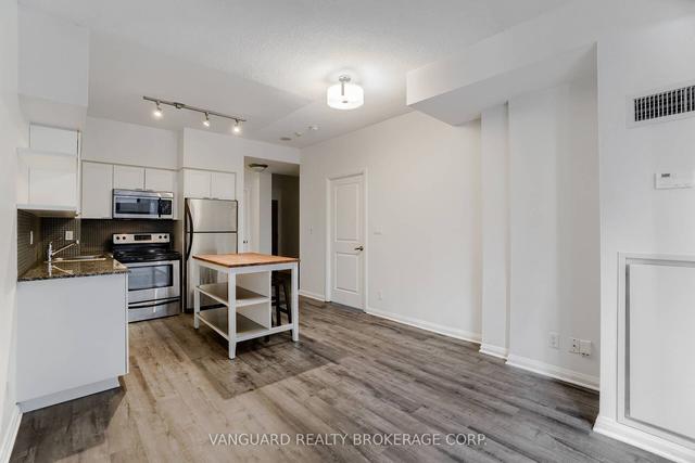 809 - 35 Hayden St, Condo with 1 bedrooms, 1 bathrooms and 1 parking in Toronto ON | Image 9