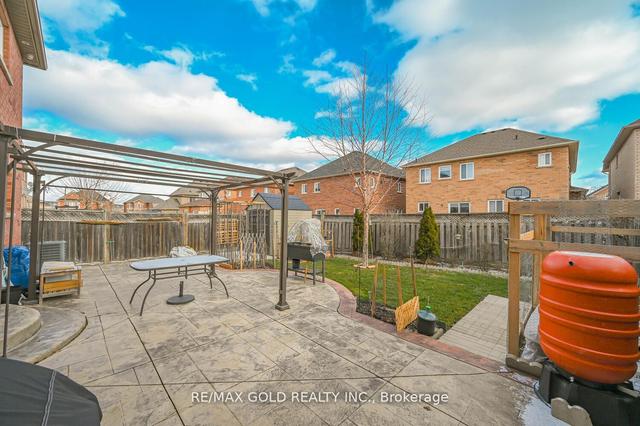 9 Tan Lane, House detached with 3 bedrooms, 4 bathrooms and 6 parking in Brampton ON | Image 25