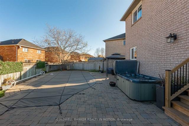 570 Enfield Rd W, House detached with 3 bedrooms, 2 bathrooms and 4 parking in Burlington ON | Image 30