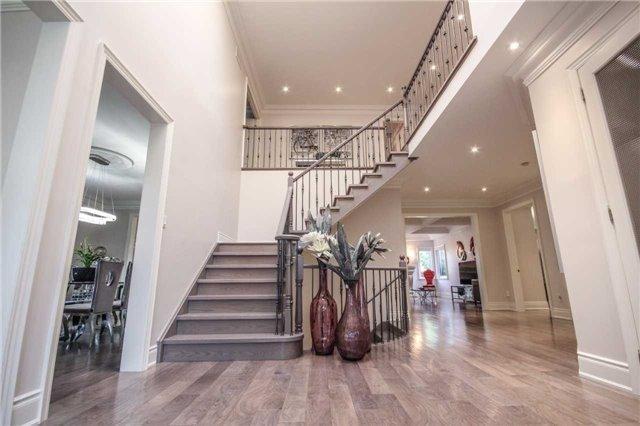 11 Graydon Cres, House detached with 5 bedrooms, 8 bathrooms and 6 parking in Richmond Hill ON | Image 3