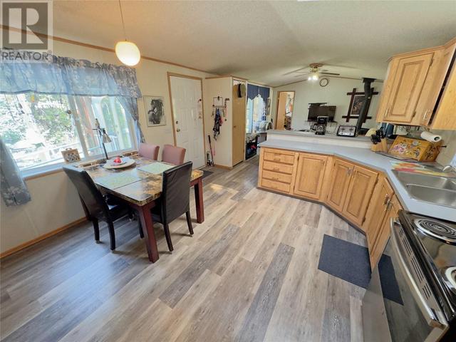 2446 Hwy 3, House other with 2 bedrooms, 2 bathrooms and null parking in Central Kootenay B BC | Image 13