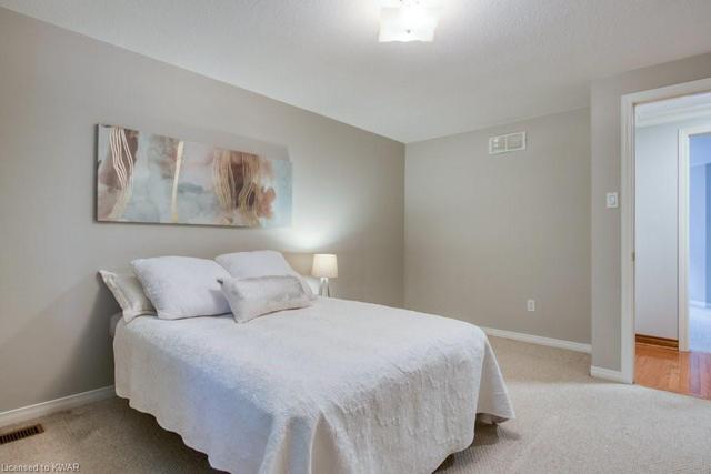 2 Bond Court, House detached with 4 bedrooms, 3 bathrooms and 4 parking in Guelph ON | Image 39