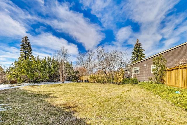 61 Highland Rd, House detached with 3 bedrooms, 2 bathrooms and 5 parking in Oakville ON | Image 22