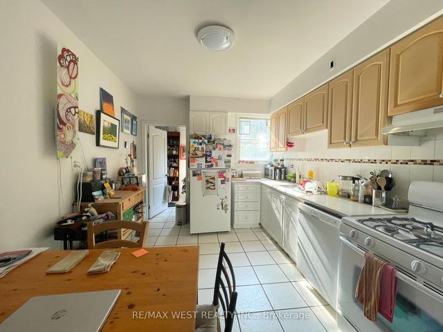 52 Harvie Ave, House detached with 3 bedrooms, 1 bathrooms and 2 parking in Toronto ON | Image 20