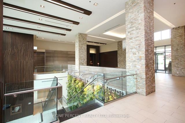 212 - 35 Brian Peck Cres, Condo with 2 bedrooms, 2 bathrooms and 1 parking in Toronto ON | Image 12