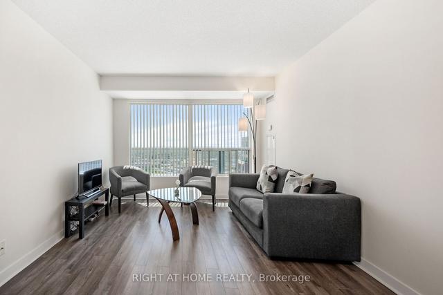 2507 - 36 Lee Centre Dr, Condo with 2 bedrooms, 2 bathrooms and 1 parking in Toronto ON | Image 4