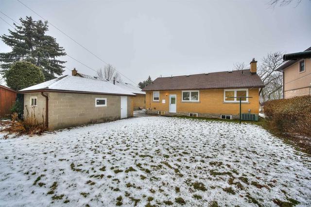 175 Bristol St, House detached with 3 bedrooms, 2 bathrooms and 5 parking in Waterloo ON | Image 35