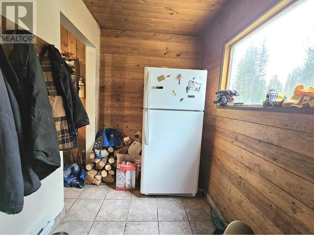 3669 Bradley Creek Road, House detached with 3 bedrooms, 2 bathrooms and null parking in Cariboo H BC | Image 12