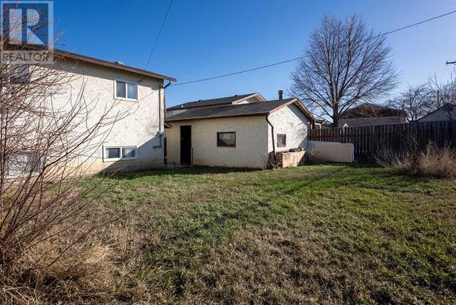 522 52 Avenue, House detached with 3 bedrooms, 1 bathrooms and 3 parking in Coalhurst AB | Image 4