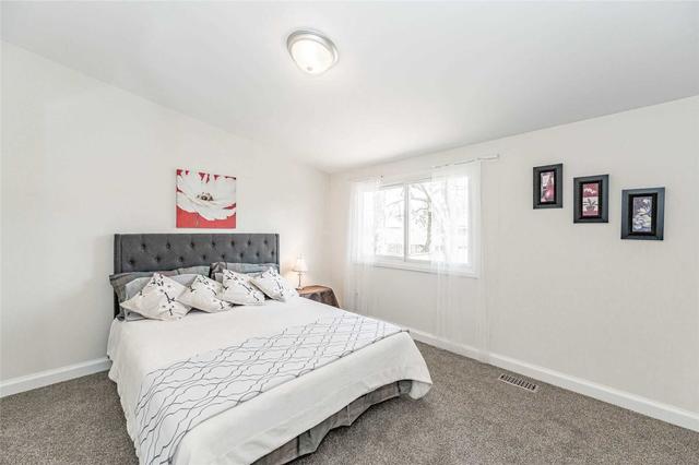52 Briarwood Cres, House detached with 2 bedrooms, 2 bathrooms and 2 parking in Hamilton ON | Image 5