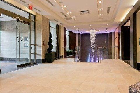 1110 - 310 Burnhamthorpe Rd, Condo with 2 bedrooms, 2 bathrooms and 1 parking in Mississauga ON | Image 6