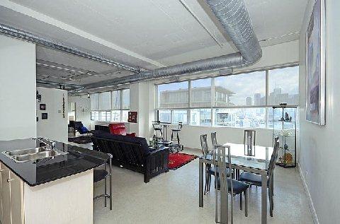 lph09 - 700 King St W, Condo with 2 bedrooms, 2 bathrooms and 1 parking in Toronto ON | Image 2
