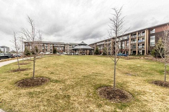 110 - 7 Kay Cres, Condo with 2 bedrooms, 1 bathrooms and 1 parking in Guelph ON | Image 19