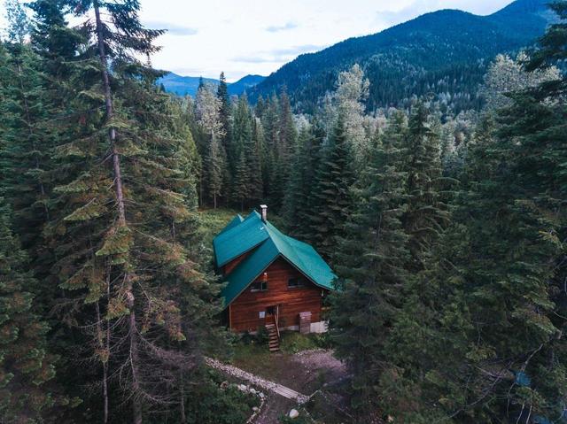 6225 Porto Rico Ymir Road, House detached with 3 bedrooms, 2 bathrooms and null parking in Central Kootenay G BC | Image 40