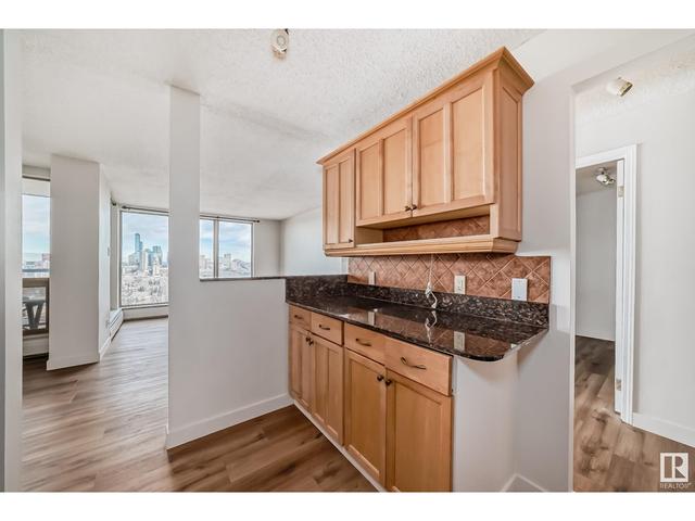 1505 - 10149 Saskatchewan Dr Nw Nw, Condo with 2 bedrooms, 2 bathrooms and null parking in Edmonton AB | Image 8