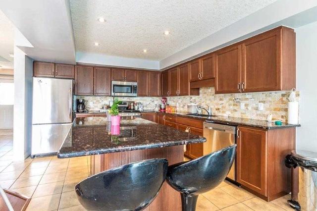 205 Huck Cres, House semidetached with 3 bedrooms, 3 bathrooms and 3 parking in Kitchener ON | Image 7
