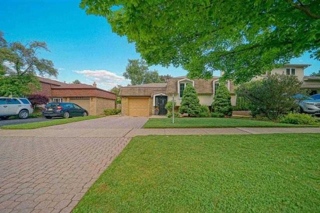 2310 Wyandotte Dr, House detached with 3 bedrooms, 2 bathrooms and 3 parking in Oakville ON | Image 1
